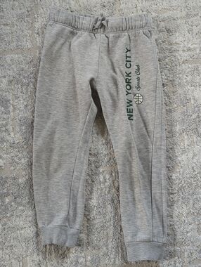 H&M Gray Joggers with 'New York City' Graphic Size 4T